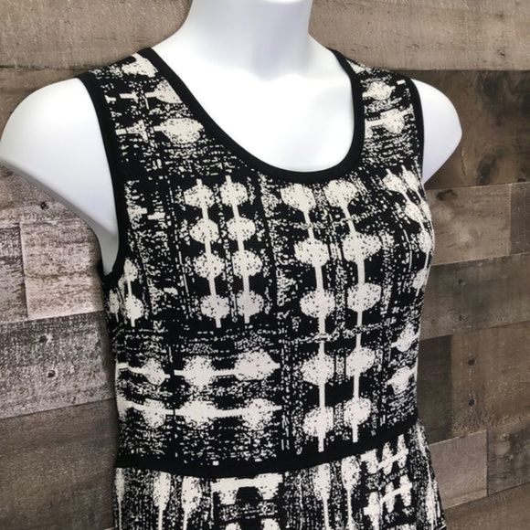 Carmen Marc Valvo Fit snd Flare Knit Skater Dress - Picture 2 of 10